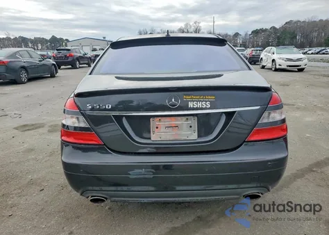 2007 Mercedes-Benz S 550 z USA, uszkodzony, nr VIN WDDNG71XX7A120078